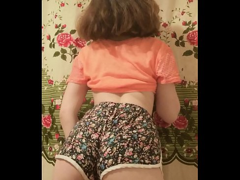 ❤️ Sexig ung babe som strippar av sig sina shorts inför kameran ️ Sexvideo at sv.marketapp.top