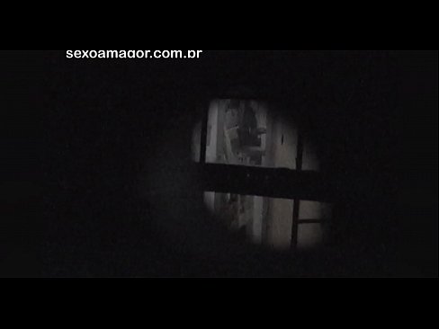 ❤️ Blondie blir hemligt videofilmad av en voyeur från grannskapet gömd bakom ihåliga tegelstenar ️ Sexvideo at sv.marketapp.top