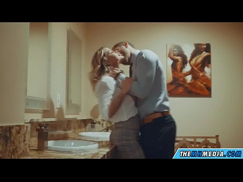 ❤️ När en bystig blondin förför dig på en offentlig toalett ️ Sexvideo at sv.marketapp.top